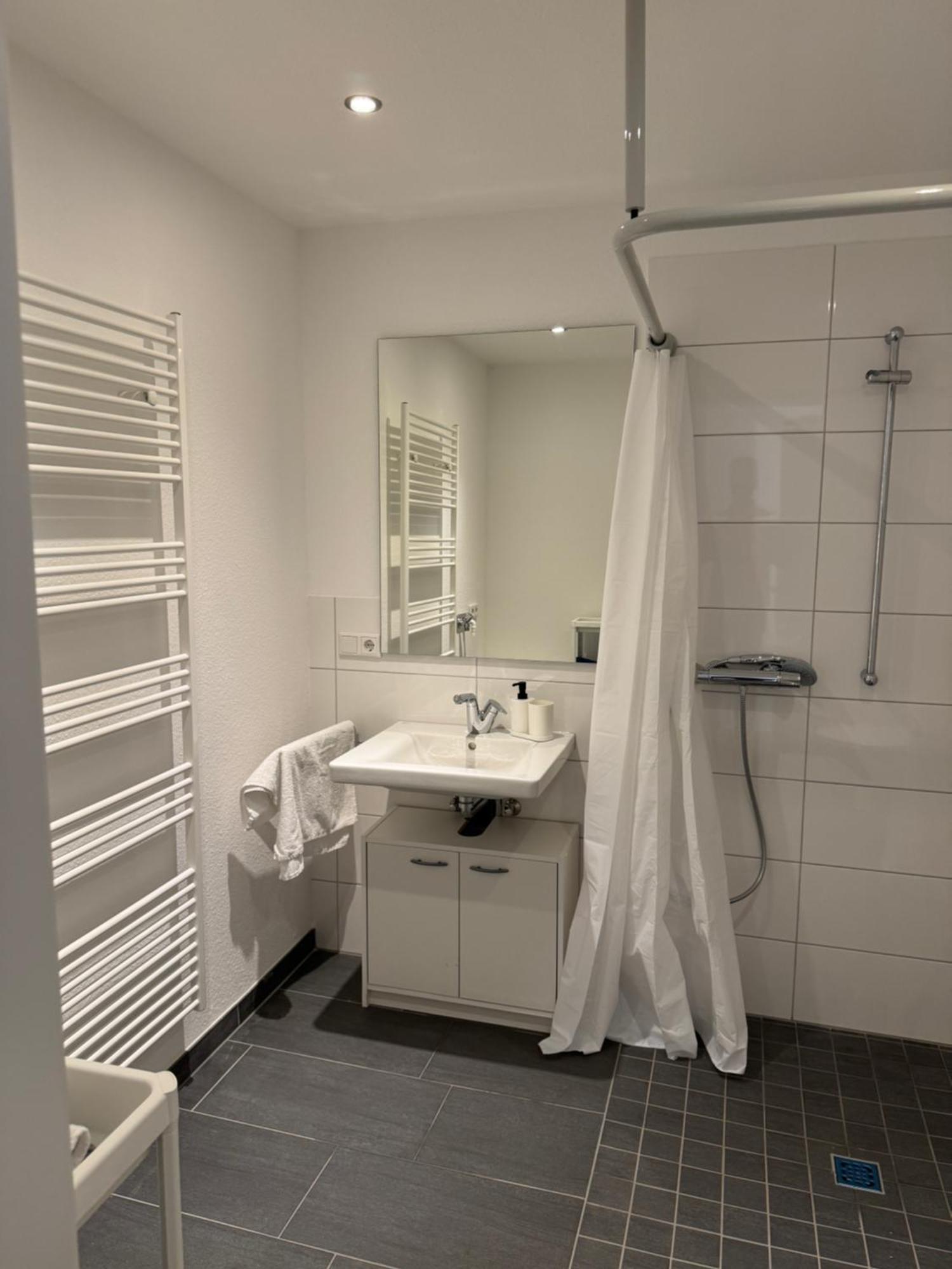 Barrierefreie Wohnung Im Herzen Der Stadt Mit Parkplatz, Wifi Und Tv - Emma Werne Εξωτερικό φωτογραφία
